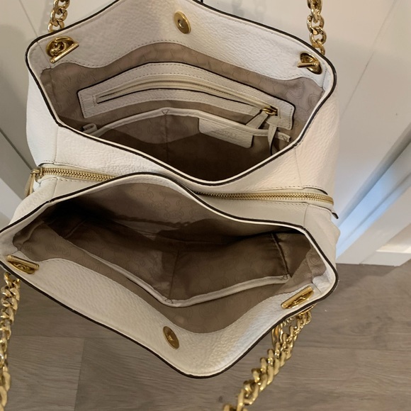 Michael Kors white and gold chain leather purse - Picture 3 of 7